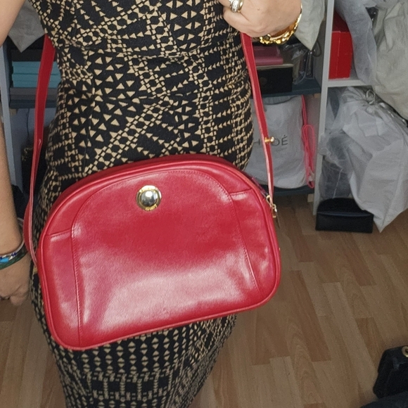 Lanvin Paris red sling/shoulder bag - Picture 3 of 15